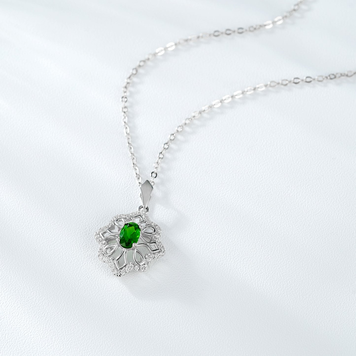 Vintage Hollow Eight-Star Necklace