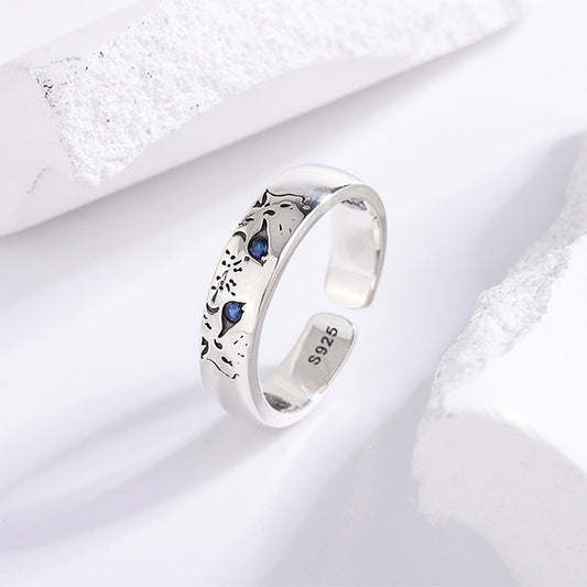 Snow Leopard Blue Eyes Ring