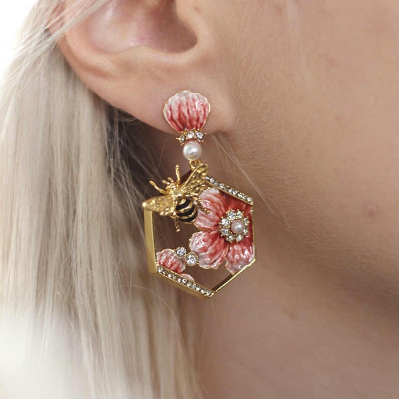 Inlaid Bee Painted Petals Sets