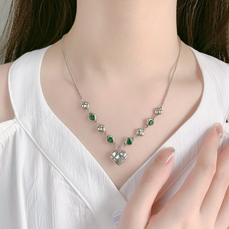 Green Love Splice Necklace