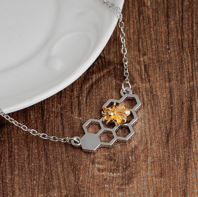 Honeycomb Heart Bee	Necklace
