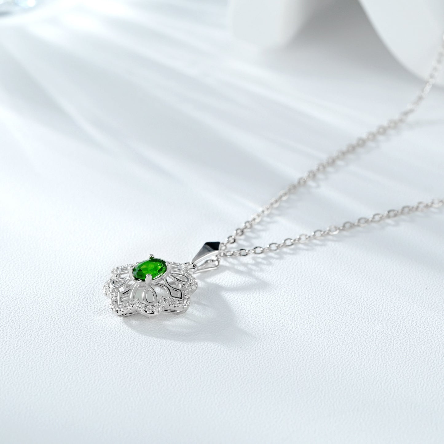 Vintage Hollow Eight-Star Necklace