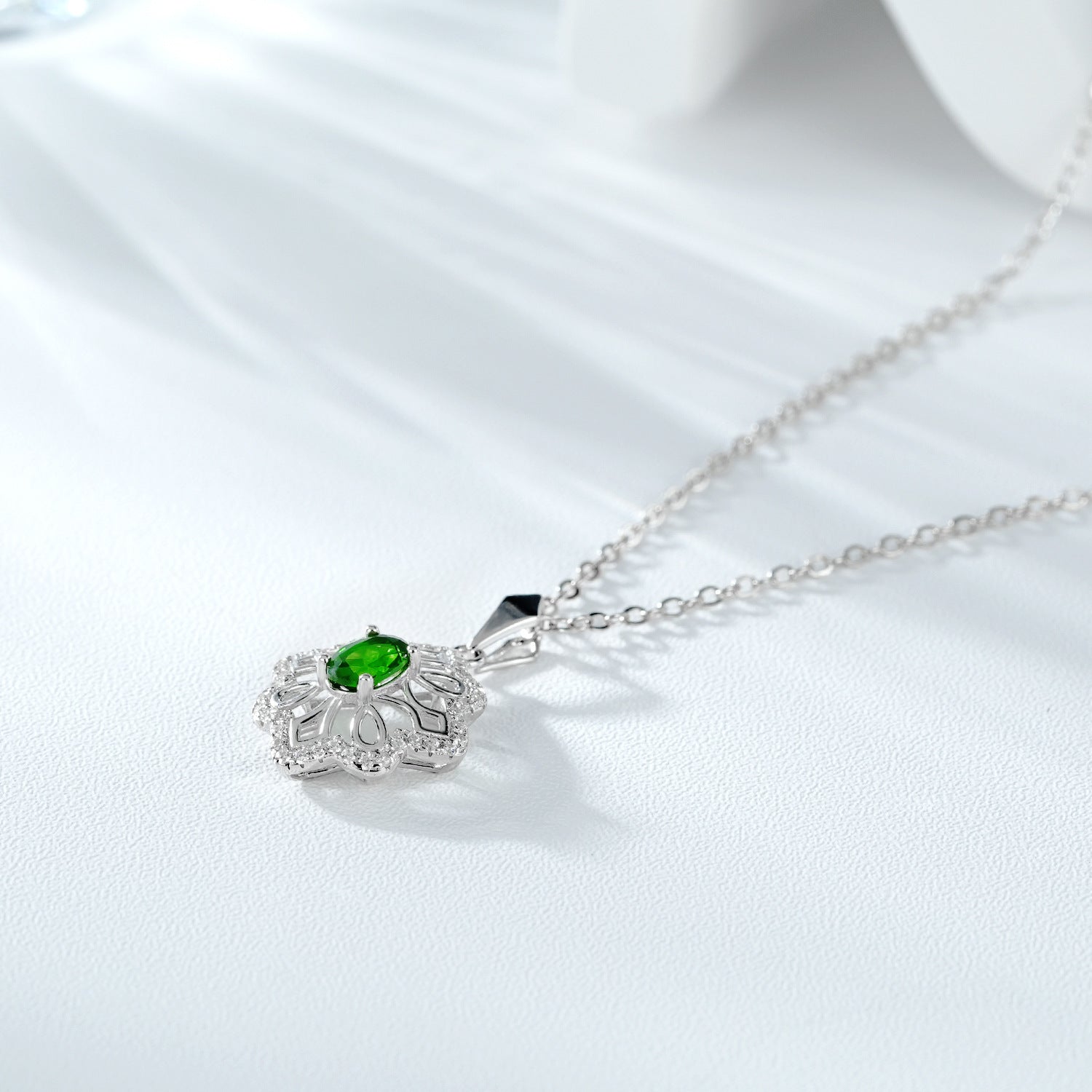 Vintage Hollow Eight-Star Necklace